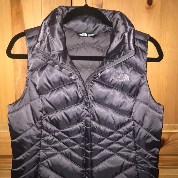North Face Vest. NWOT - Picture 2 of 3